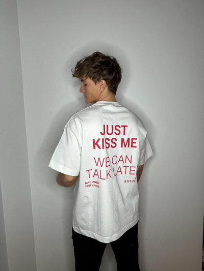 KISS ME T-SHIRT