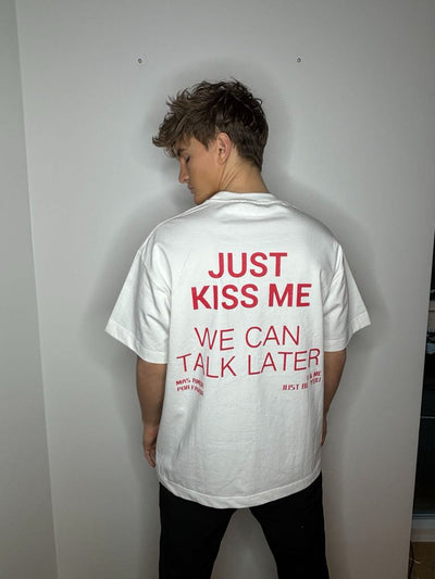 KISS ME T-SHIRT